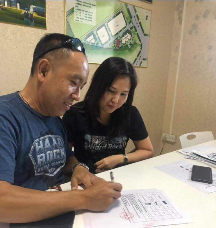 馬來西亞客戶爽快簽（qiān）訂合同