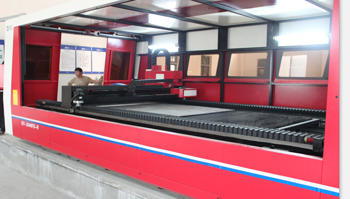 力（lì）淨公司工業洗衣機部門（mén）新購進激光切割機