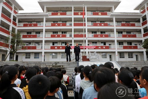 警校联动筑防线 罗雄派出所开展校园违禁品专项检查