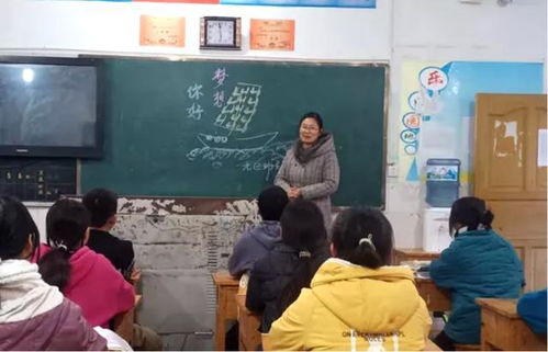 高县落润镇初中联合云镇中学举办主题班会课展示活动，共促德育水平提升