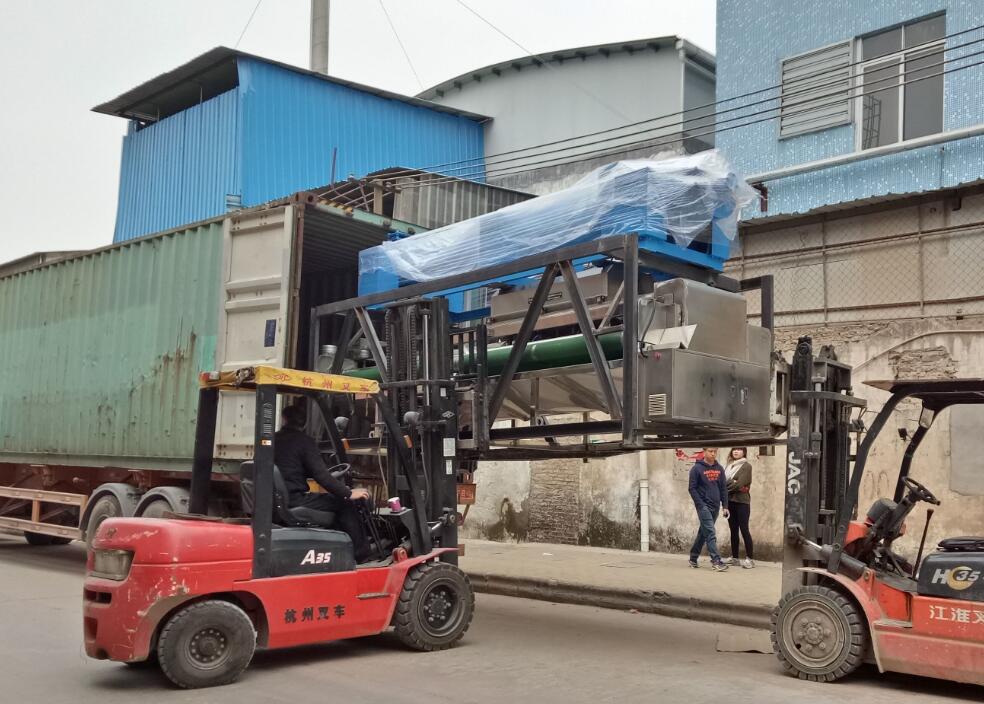 .17c嫩嫩草色视频成功和伊拉克（kè）客戶簽（qiān）訂合（hé）同，訂購4台（tái）洗衣房設備（bèi）